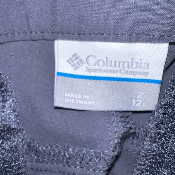 Columbia Saturday Trail Omni Shield Long Shorts Lightweight Size 2 Navy Blue - Picture 11 of 16